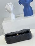 louis-vuitton-bubblegram-wallet-on-strap-bubblegram-leather-wallets-and-small-leather-goods-M81398_PM2_Front-view.png