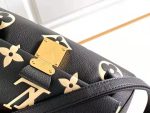 louis-vuitton-favorite-bicolor-monogram-empreinte-leather-handbags-M45859_PM2_Front-view.png