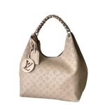 2 leather corners Double zip closure Outside flat pocket with magnetic closure (1)