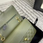 2 leather corners Double zip closure Outside flat pocket with magnetic closure (6)