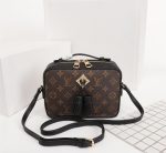 lv-louis-vuitton-sac-bandouliere-femme-saintonge-s.jpg