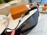 lvBAGS-1-2-11_53ed06c1-1c7d-4bc8-8696-d035b23205f1.png
