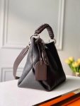 louis-vuitton-beaubourg-hobo-mm-mahina-handbags-M56073_PM2_Front-view-1.png