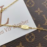 louis-vuitton-fall-in-love-necklace-s00-fashion-jewelry-M00465_PM2_Front-view.webp