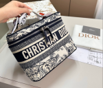DRBAGS-1-2-1_5f4b2c2b-5ed4-4d4f-ba72-3f90a622a64c.png