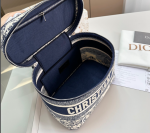 DRBAGS-1-2-1_5f4b2c2b-5ed4-4d4f-ba72-3f90a622a64c.png