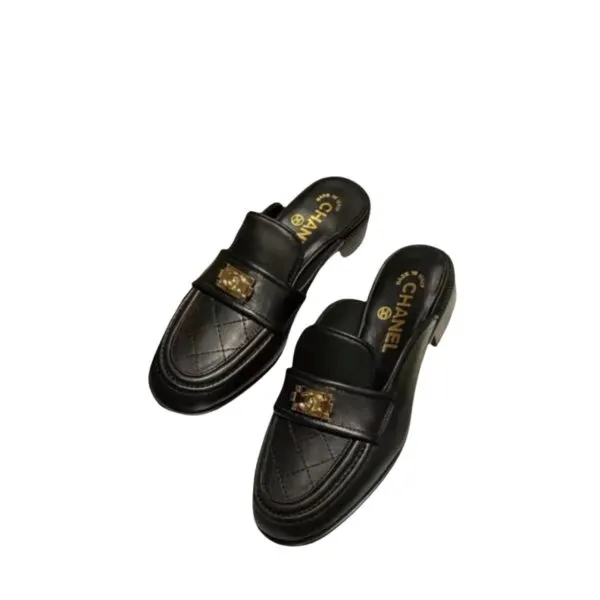 Sandal Chanel Casual Pain Laether Black Elegant Mules Sandals