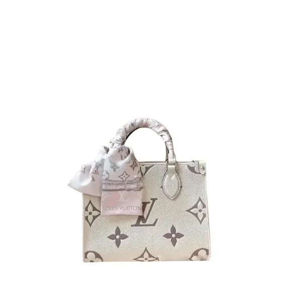 Louis Vuitton Empreinte OnTheGo PM White 25cm M45654