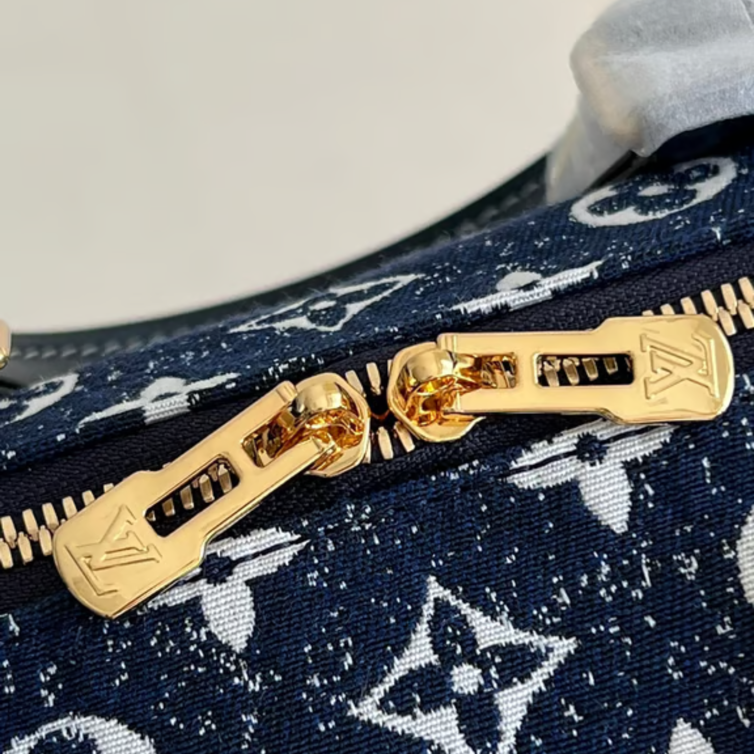 LOUIS VUITTON NAVY BLUE SPEEDY BANDOULIÈRE 25 (1)