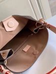 LVBAGS-1-1-3_f80feff7-4311-40d5-b0d7-2c917fb41b30.png