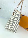 LVBAGS-1-1-9_e7d7c843-0573-49b3-a3f4-4294483b8c3f.png