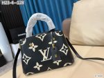 LVBAGS-1-54_e389566d-ea16-45c8-94f6-f1ebe94b5c0a.png