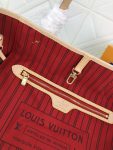 LVBAGS-1-39_4ae4b40b-5263-4c5b-9851-5f6e780c6354.png