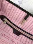 LVBAGS-1-42_92a352cd-00b4-4b53-a0d4-314704eef3f0.png