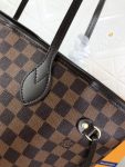 LVBAGS-1-42_92a352cd-00b4-4b53-a0d4-314704eef3f0.png
