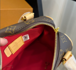 LVBAGS-1-1-65.png
