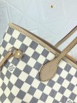 LVBAGS-1-1-9_e7d7c843-0573-49b3-a3f4-4294483b8c3f.png