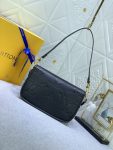 LVBAGS-1-13_9fc9e474-4e25-4499-a331-9b9994c0d083.png