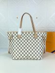 LVBAGS-1-1-9_e7d7c843-0573-49b3-a3f4-4294483b8c3f.png