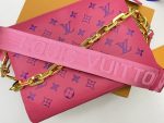 Louis-Vuitton-Coussin-PM-p01.jpg