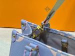 louis-vuitton-onthego-pm-bag-other-monogram-canvas-handbags-M59856_PM1_Side-view.png