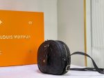louis-vuitton-boite-chapeau-souple-mm-monogram-empreinte-leather-handbags-M45649_PM2_Front-view.png