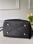 louis-vuitton-bella-mahina-leather-handbags-M57070_PM2_Front-view.png