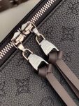 louis-vuitton-beaubourg-hobo-mm-mahina-handbags-M56073_PM2_Front-view-1.png