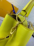 louis-vuitton-capucines-bb-capucines-cy01.png