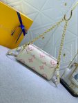 louis-vuitton-favourite-bag-01-1.jpg