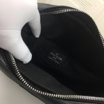 louis-vuitton-outdoor-messenger-b01.png