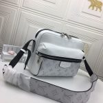 louis-vuitton-outdoor-messenger-s01.png