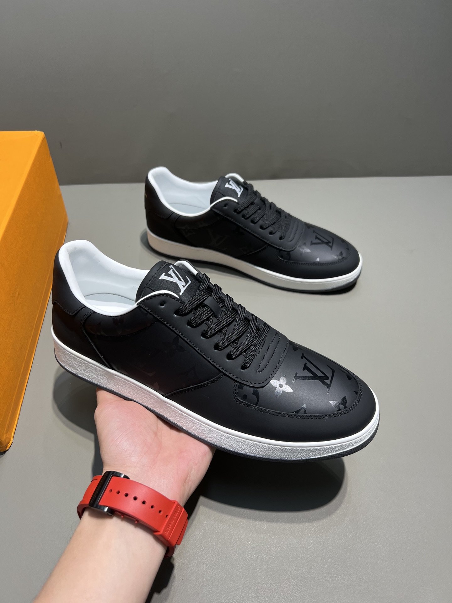 LOUIS VUITTON RIVOLI SNEAKER MONOGRAM METALLIC CANVAS BLACK
