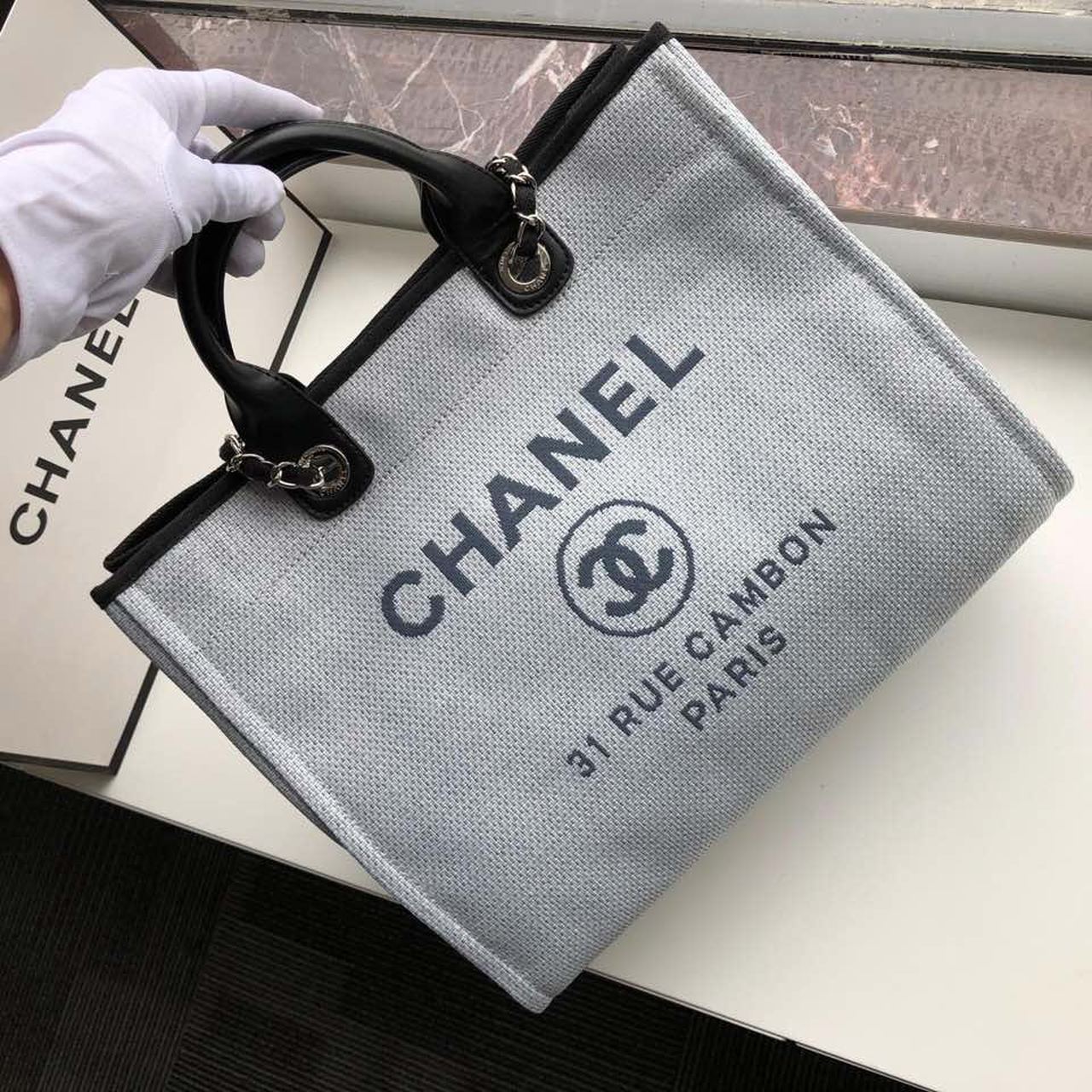 CHANEL’S GRAY DEAUVILLE TOTE