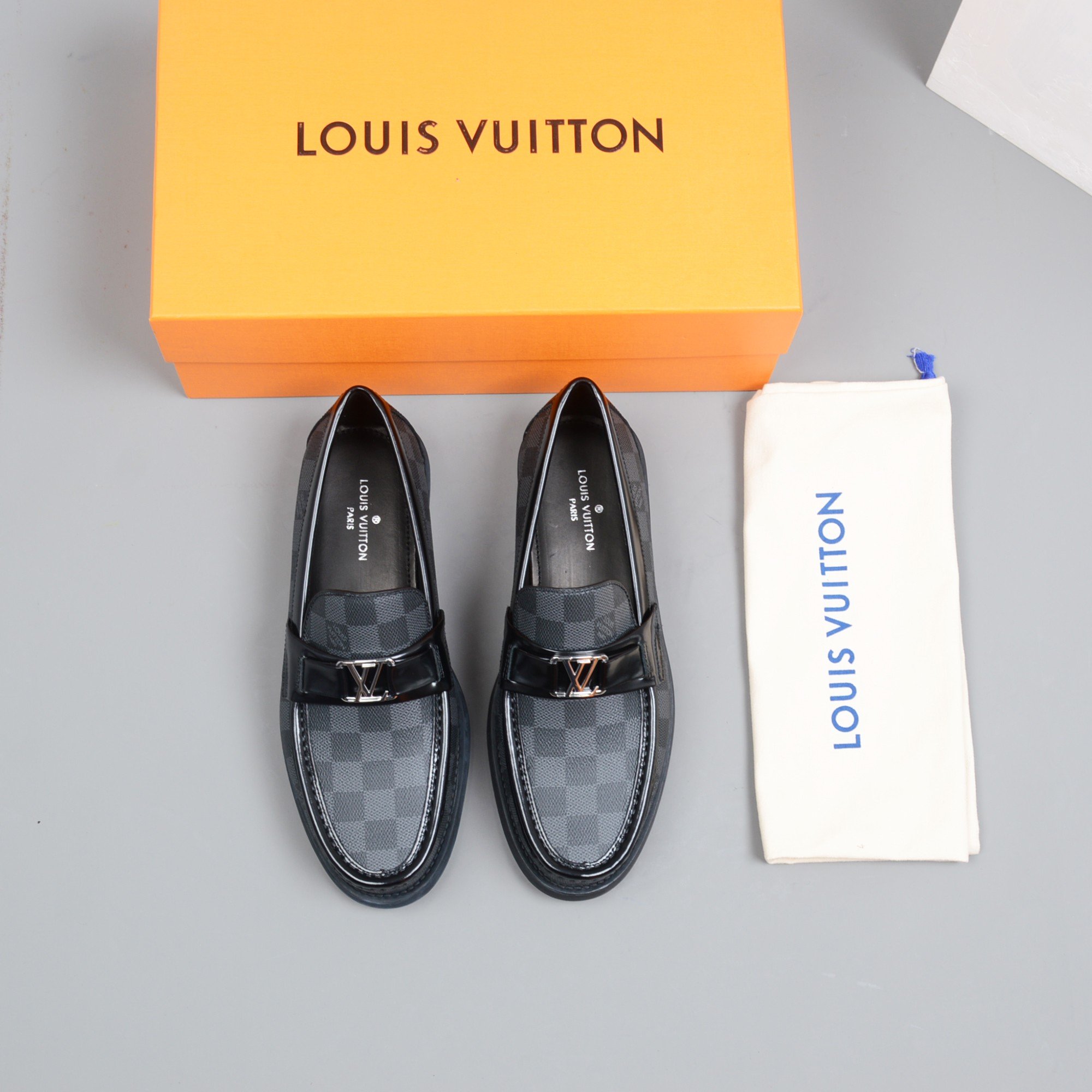 LOUIS VUITTON CLASSIC BLACK MOCCASIN BLACK/ GREY