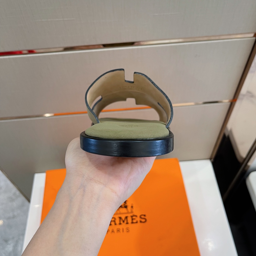 public-_4_-removebg-preview