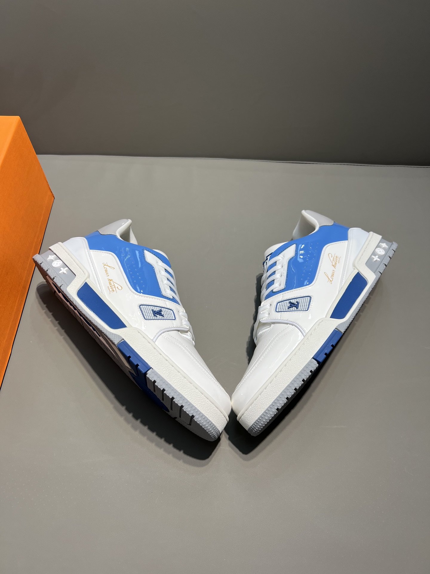 Louis Vuitton Trainer Sneaker WhiteBlue Virgil Abloh
