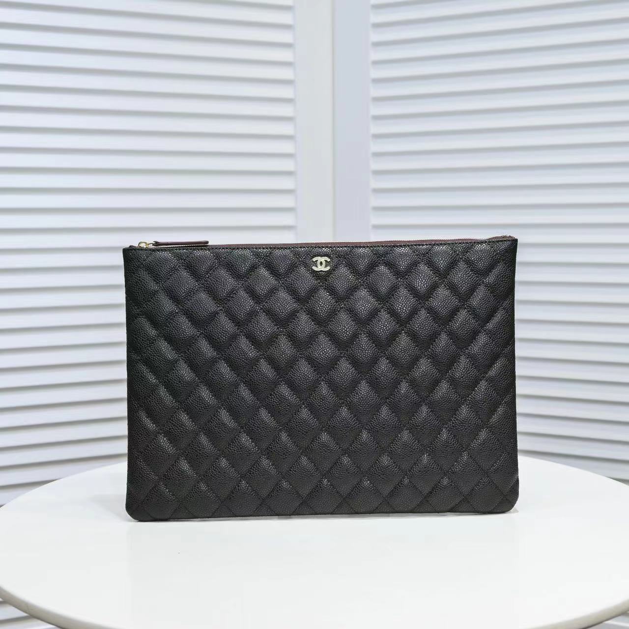 CHANEL POUCH CLASSIC BLACK LEATHER CLUTCH A82545