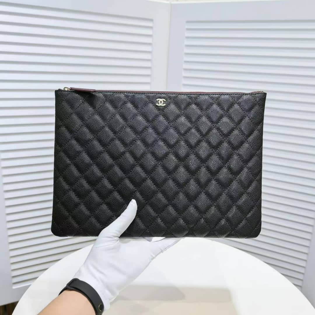CHANEL POUCH CLASSIC BLACK LEATHER CLUTCH A82545