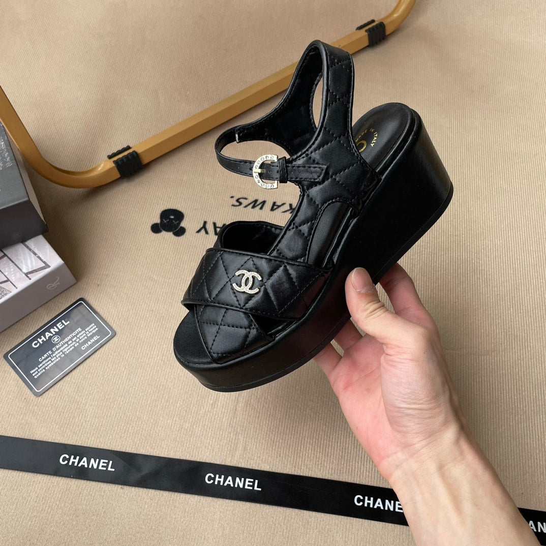 sandales-chanel-en-cuir-noir-43700430-1_4-595×595