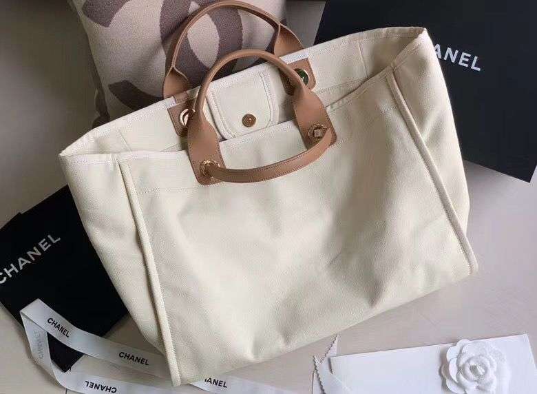 CHANEL WHITE LARGE DEAUVILLE PEARL TOTE BAG 15IN/38CM