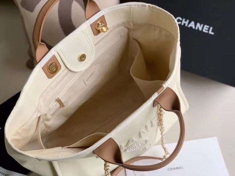 CHANEL WHITE LARGE DEAUVILLE PEARL TOTE BAG 15IN/38CM
