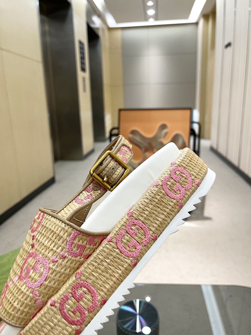 SANDAL GUCCI BEIGE PINK PLATFORM SANDALS