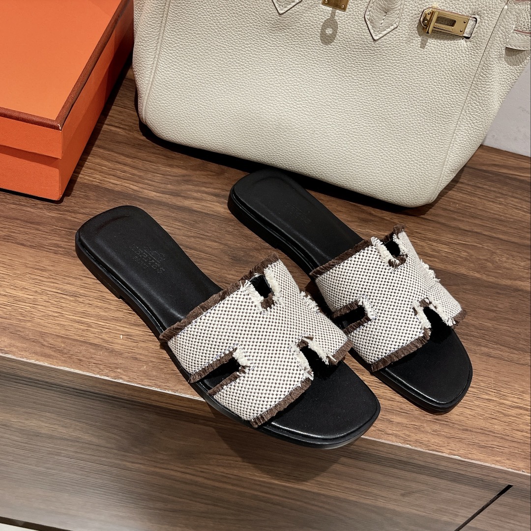 HERMES ORAN SANDAL WHITE