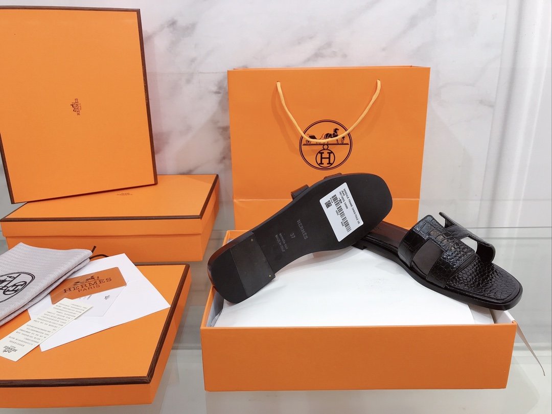 HERMES SANDAL BLACK ORAN