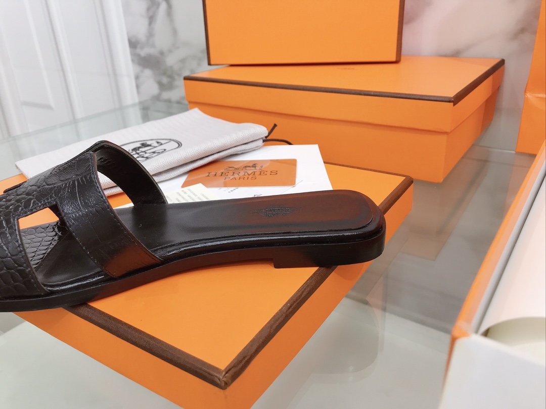 HERMES SANDAL BLACK ORAN