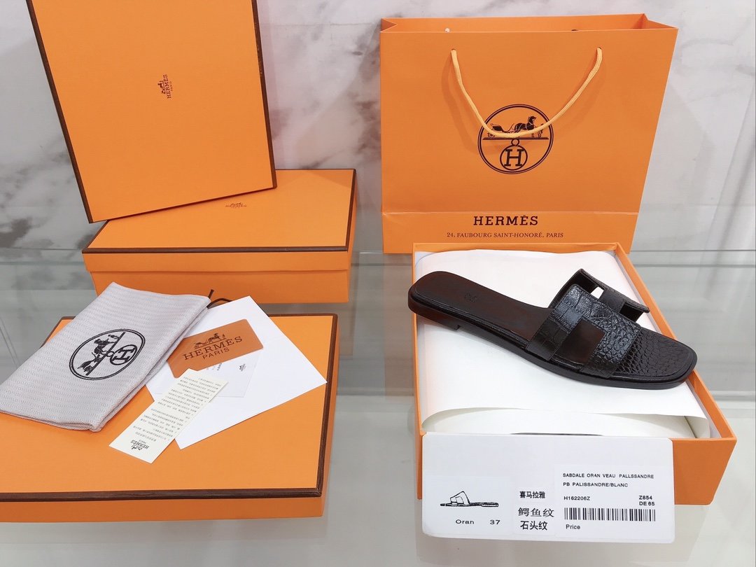 HERMES SANDAL BLACK ORAN