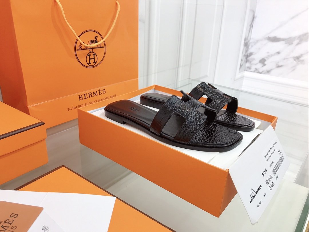 HERMES SANDAL BLACK ORAN