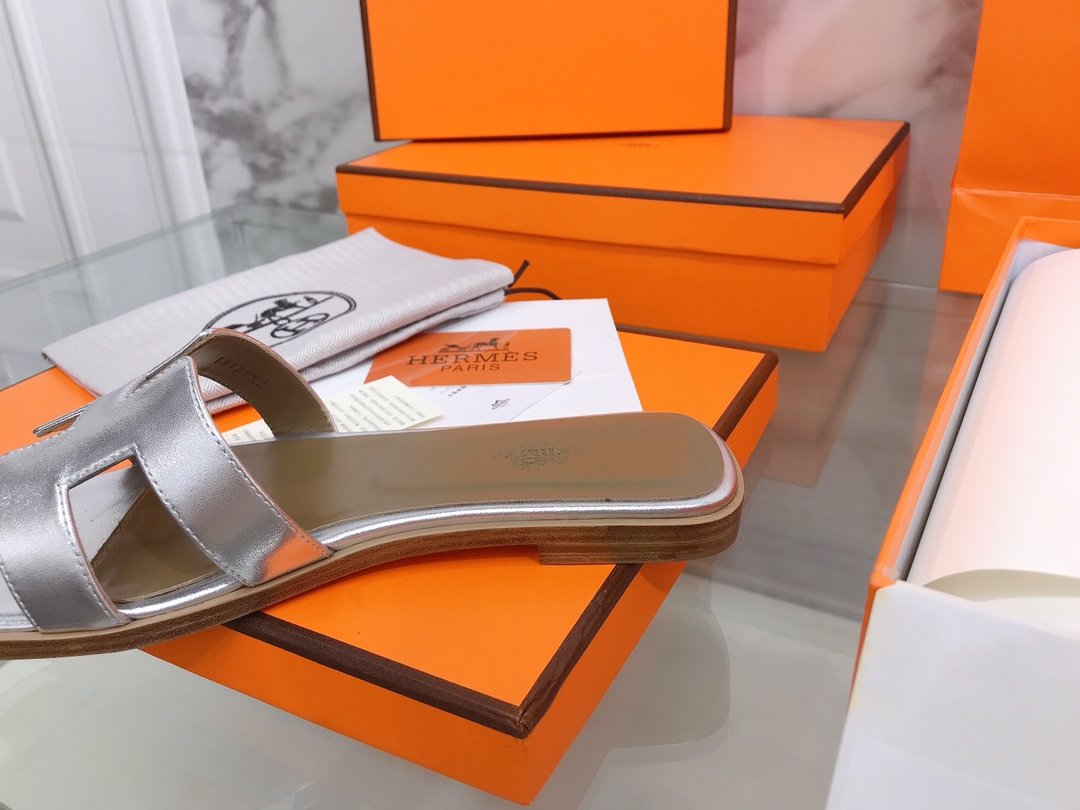 HERMES SANDAL SILVER ORAN