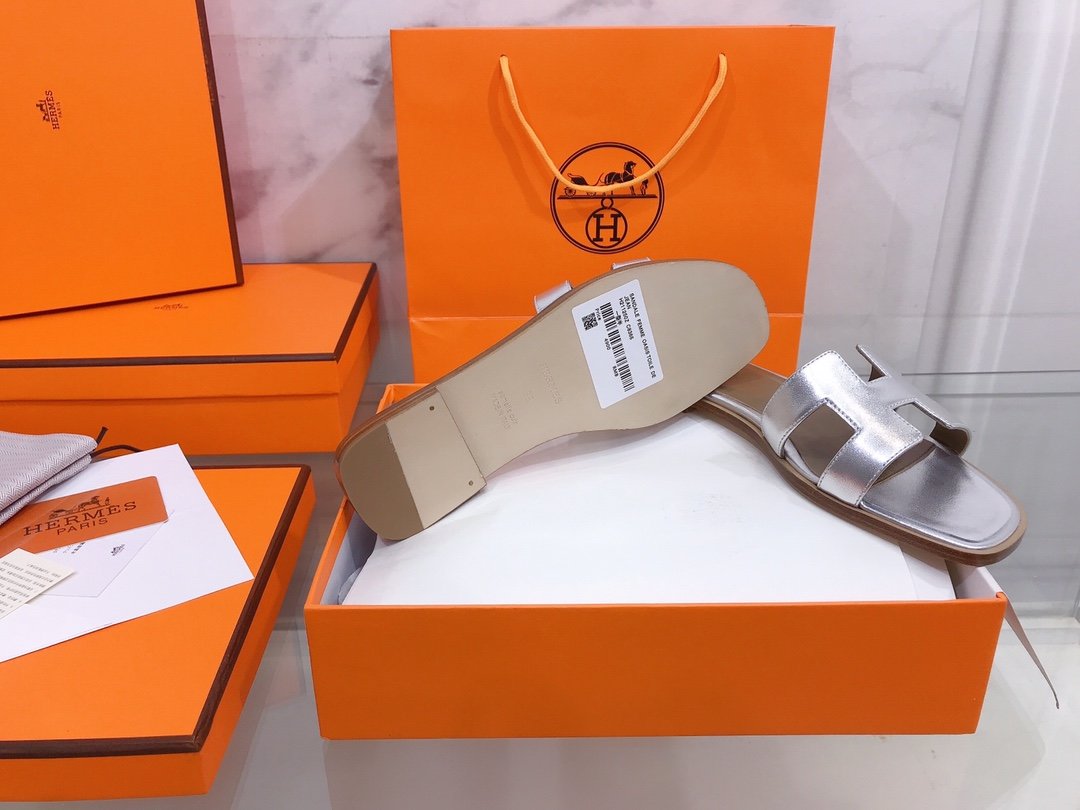 HERMES SANDAL SILVER ORAN